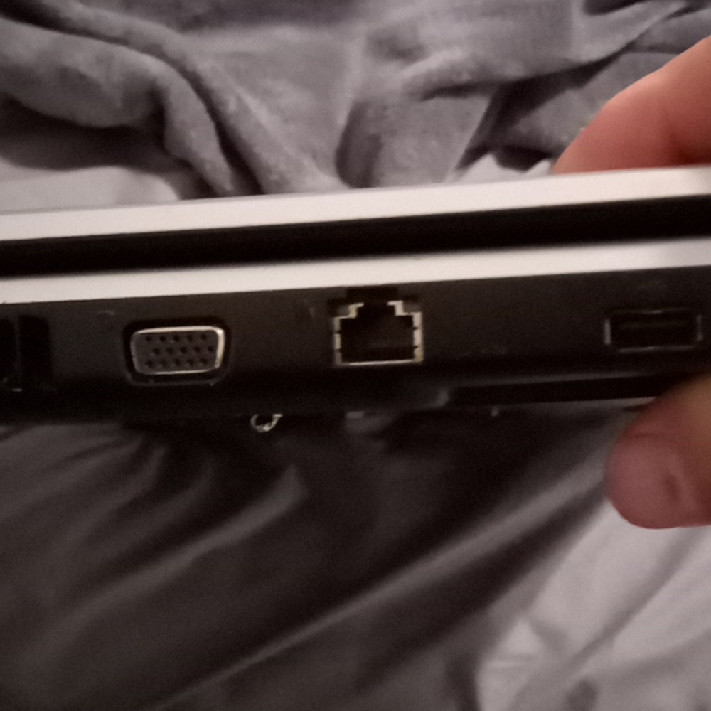 Toshiba - Picture 4 of 8